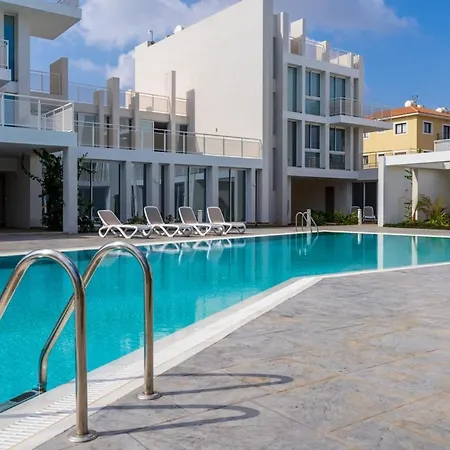 Blu Horizon - Stylish Living With Pool & Balconies In Protaras פאראלימני