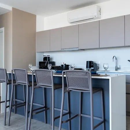 Blu Horizon - Stylish Living With Pool & Balconies In Protaras *