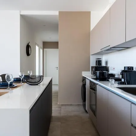 Blu Horizon - Stylish Living With Pool & Balconies In Protaras *