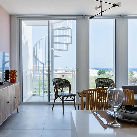 Blu Horizon - Stylish Living With Pool & Balconies In Protaras * פאראלימני