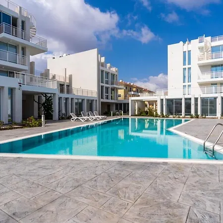 Blu Horizon - Stylish Living With Pool & Balconies In Protaras Lägenhet *