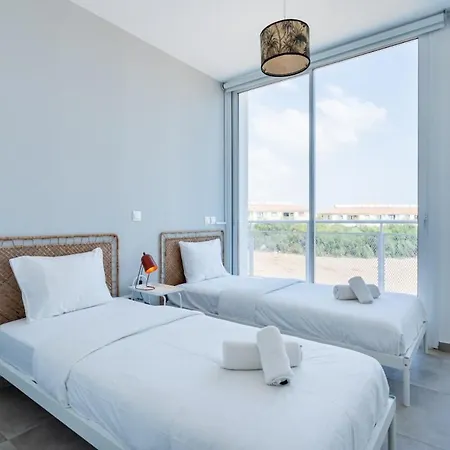 Blu Horizon - Stylish Living With Pool & Balconies In Protaras *