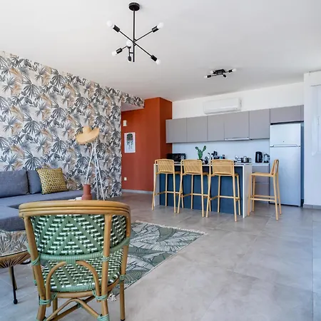 Blu Horizon - Stylish Living With Pool & Balconies In Protaras