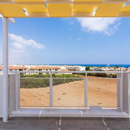 Blu Horizon - Stylish Living With Pool & Balconies In Protaras *