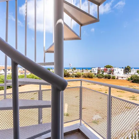 Blu Horizon - Stylish Living With Pool & Balconies In Protaras Paralimni
