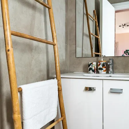 Apartment Blu Horizon - Stylish Living With Pool & Balconies In Protaras