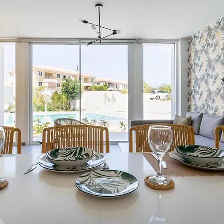 Blu Horizon - Stylish Living With Pool & Balconies In Protaras *