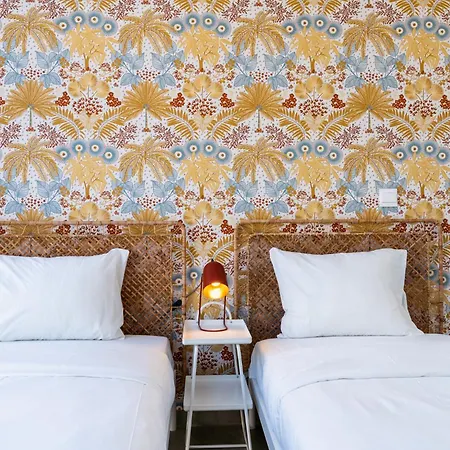 Blu Horizon - Stylish Living With Pool & Balconies In Protaras Apartment