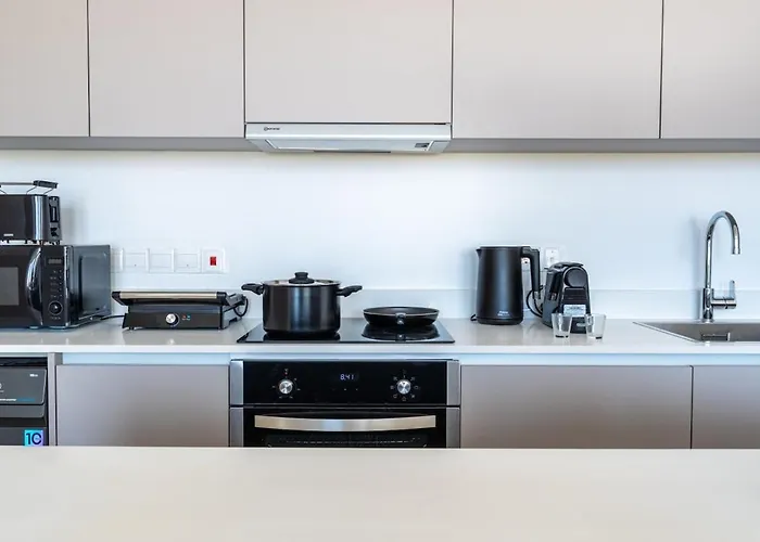 Blu Horizon - Stylish Living With Pool & Balconies In Protaras