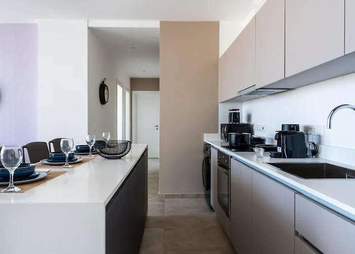 Blu Horizon - Stylish Living With Pool & Balconies In Protaras *