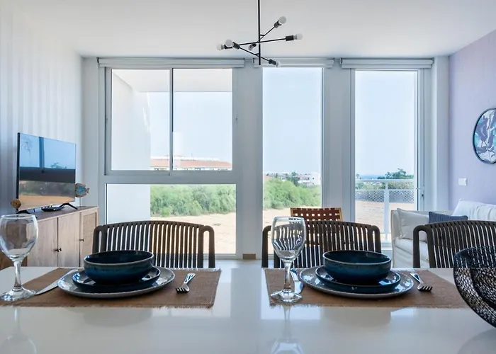 Blu Horizon - Stylish Living With Pool & Balconies In Protaras *