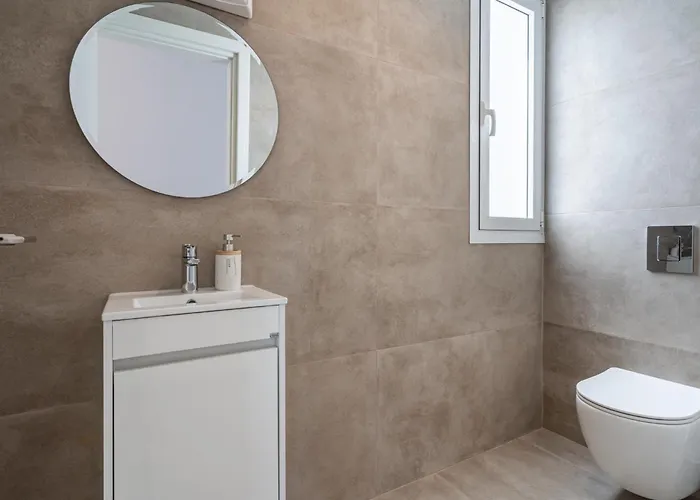 Blu Horizon - Stylish Living With Pool & Balconies In Protaras