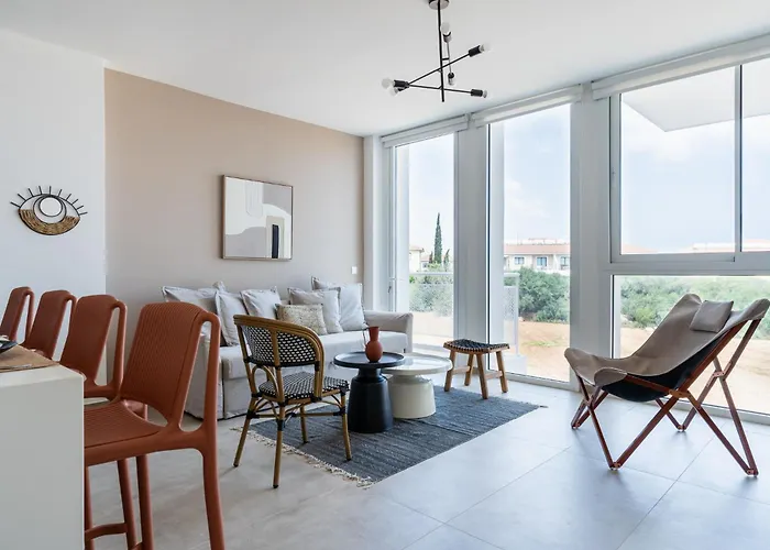 Blu Horizon - Stylish Living With Pool & Balconies In Protaras *