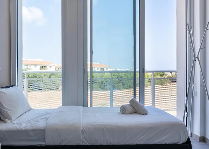 Apartmán Blu Horizon - Stylish Living With Pool & Balconies In Protaras Paralimni
