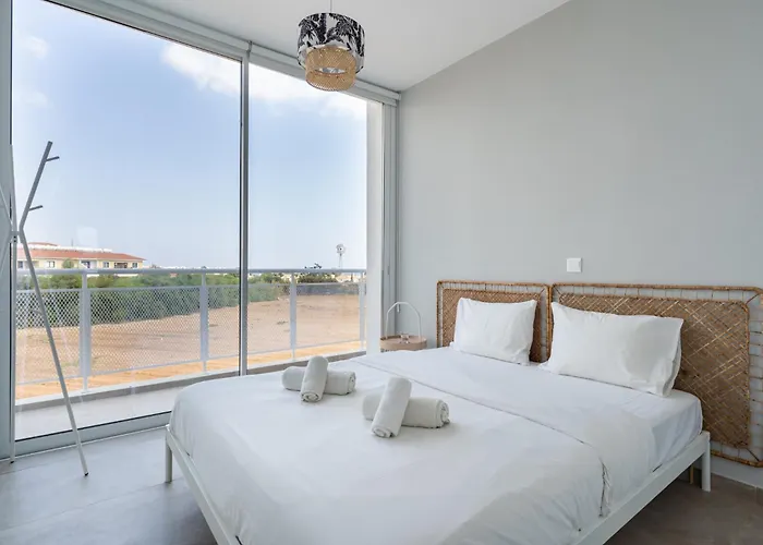 Blu Horizon - Stylish Living With Pool & Balconies In Protaras *