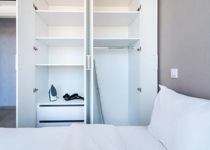 Blu Horizon - Stylish Living With Pool & Balconies In Protaras Apartmán