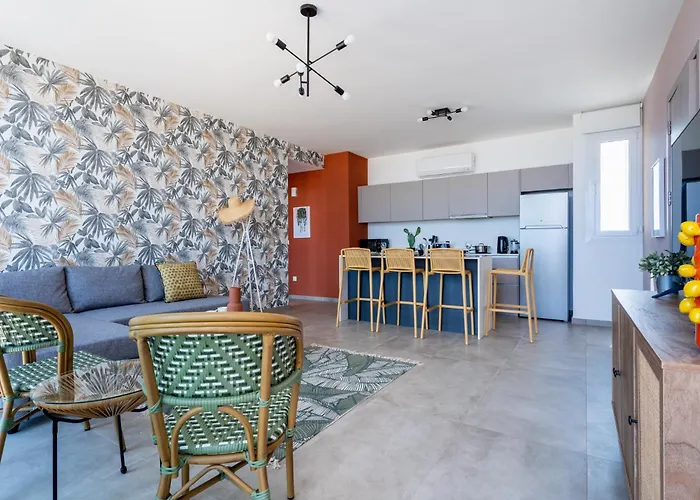 Blu Horizon - Stylish Living With Pool & Balconies In Protaras