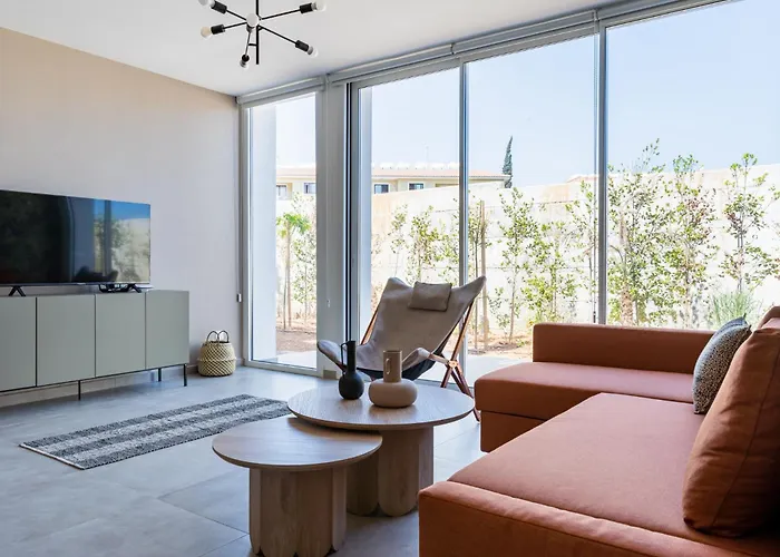 Blu Horizon - Stylish Living With Pool & Balconies In Protaras Paralimni