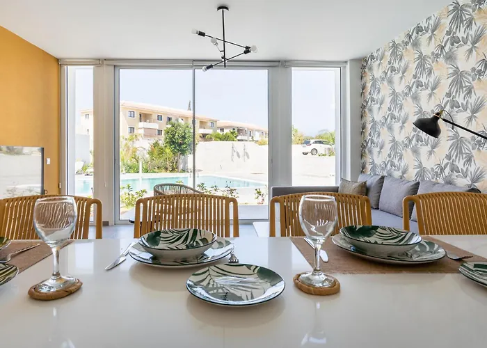 Blu Horizon - Stylish Living With Pool & Balconies In Protaras *